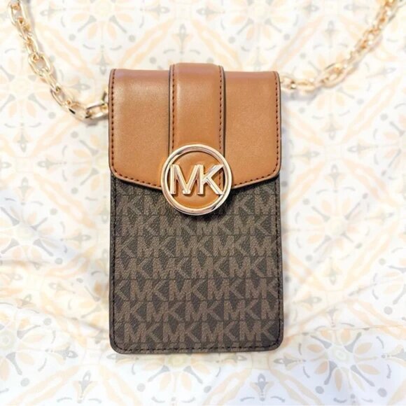 44 | 🍁❤️Michael Kors Carmen Smartphone Crossbody Bag - Picture 2 of 5